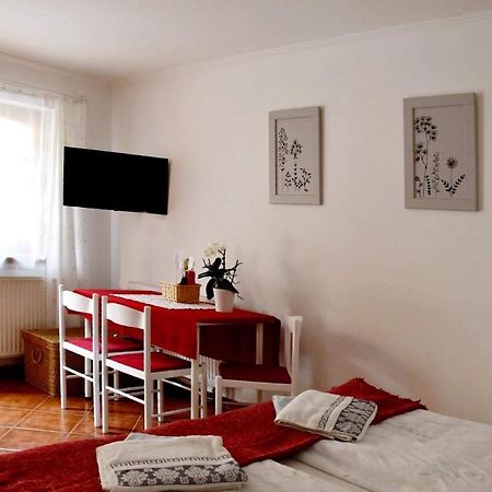 Bed and Breakfast Szentesi Panzio Фертивракош Екстер'єр фото