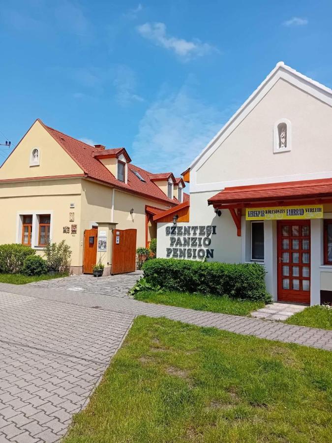 Bed and Breakfast Szentesi Panzio Фертивракош Екстер'єр фото